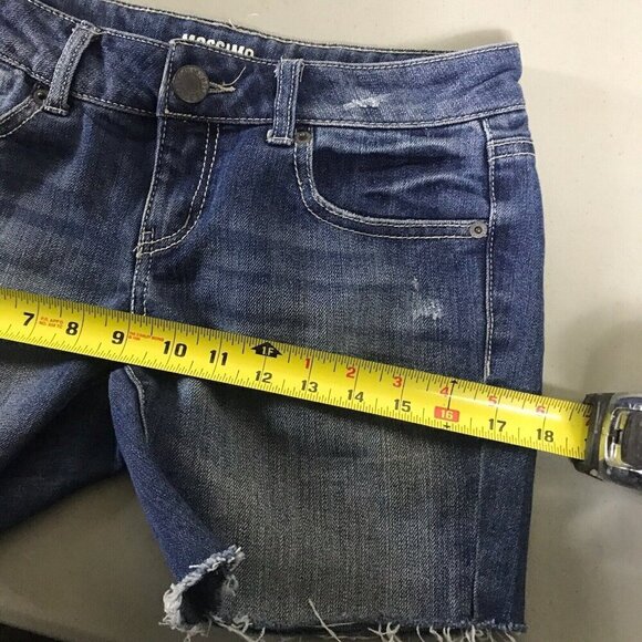 Mossimo Women's Distressed Cutoff Denim Shorts Size 3 Frayed Hem 28x5 Low Rise - Picture 6 of 10